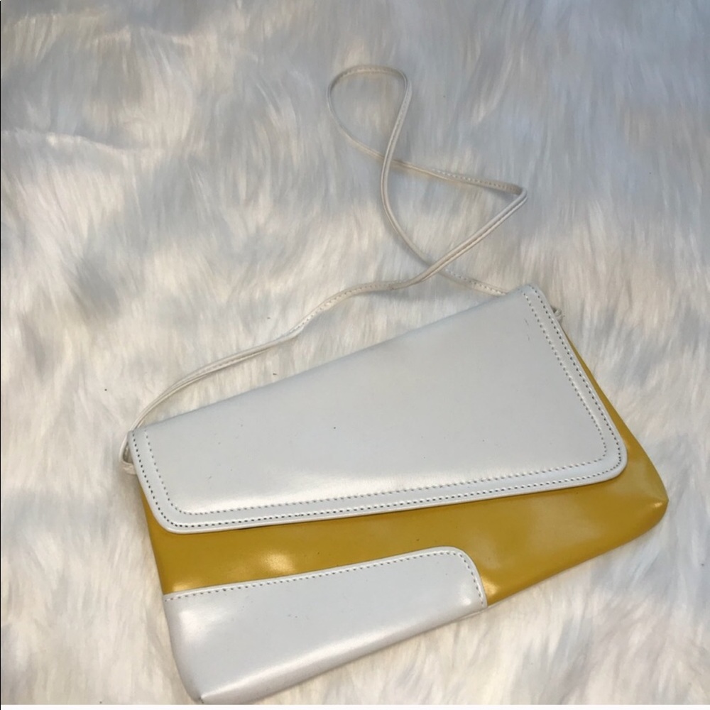 Vintage • retro yellow white shoulder bag purse